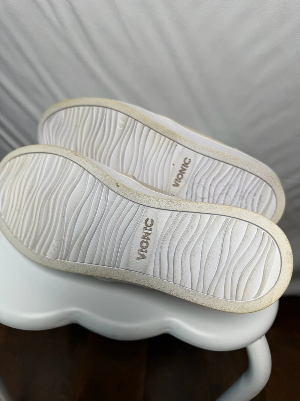 Vionic Kani Nude Loafers Perforated Suede…Size 6